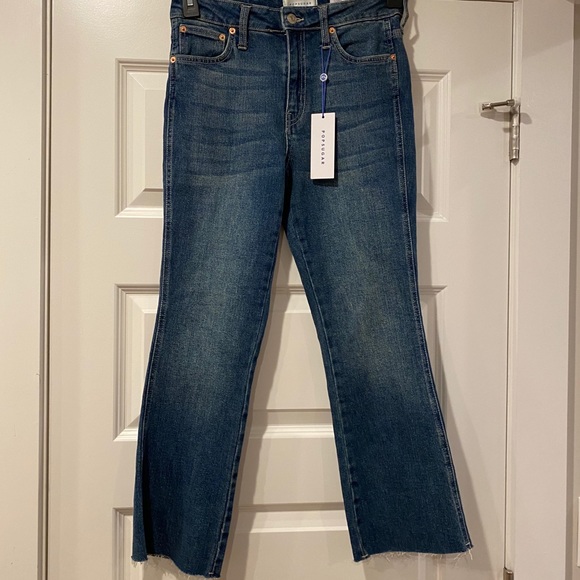 NWT POPSUGAR Kick Flare Jeans w/ Raw Bottom Hem - Picture 2 of 16